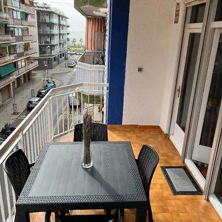 Avec Vue Laterale Apartment